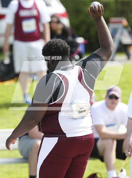 Thumbnail 2 in 50th Annual Loucks Games (Men's Shot Put) photogallery.