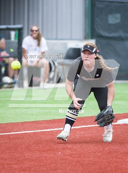Thumbnail 2 in Forney vs. The Colony (UIL 5A Regional Final) photogallery.