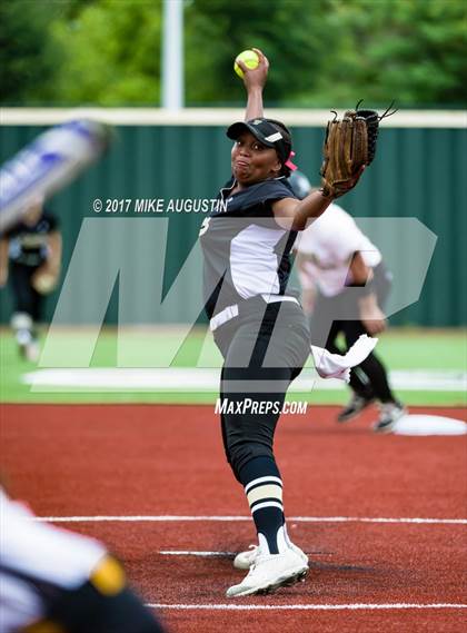 Thumbnail 3 in Forney vs. The Colony (UIL 5A Regional Final) photogallery.
