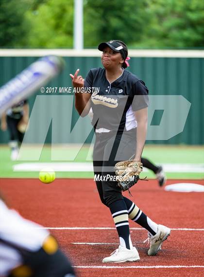 Thumbnail 2 in Forney vs. The Colony (UIL 5A Regional Final) photogallery.