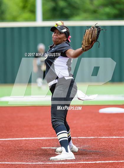 Thumbnail 3 in Forney vs. The Colony (UIL 5A Regional Final) photogallery.