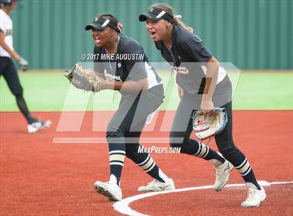 Thumbnail 3 in Forney vs. The Colony (UIL 5A Regional Final) photogallery.