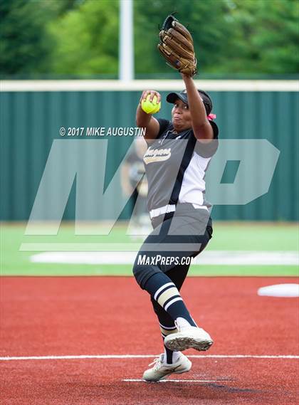 Thumbnail 2 in Forney vs. The Colony (UIL 5A Regional Final) photogallery.
