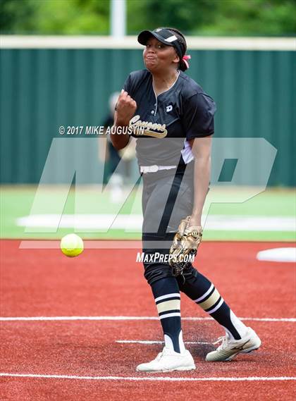 Thumbnail 1 in Forney vs. The Colony (UIL 5A Regional Final) photogallery.