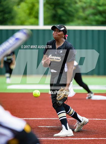 Thumbnail 1 in Forney vs. The Colony (UIL 5A Regional Final) photogallery.