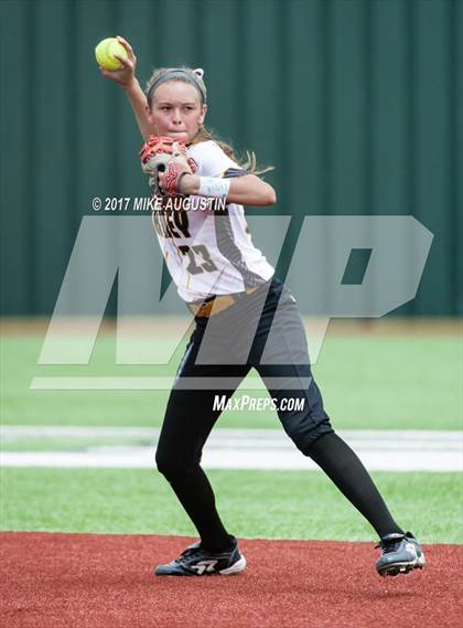 Thumbnail 1 in Forney vs. The Colony (UIL 5A Regional Final) photogallery.
