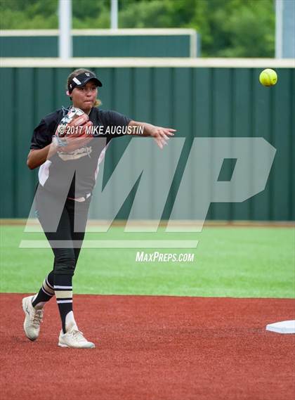 Thumbnail 1 in Forney vs. The Colony (UIL 5A Regional Final) photogallery.