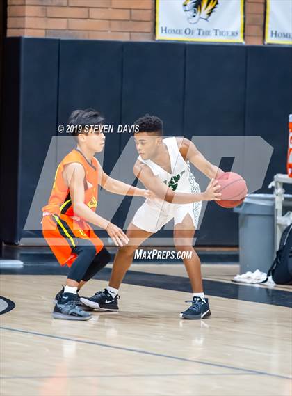 Thumbnail 2 in Basha vs. Corona del Sol (Welcome To The Jungle Holiday Tournament) photogallery.