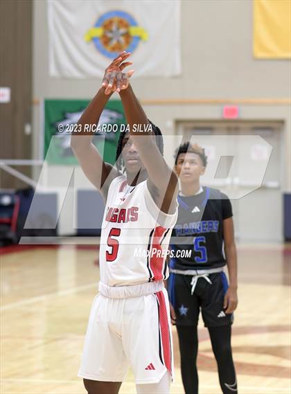 Thumbnail 3 in Sterling vs Tomball (McDonald's Texas Invitational) photogallery.
