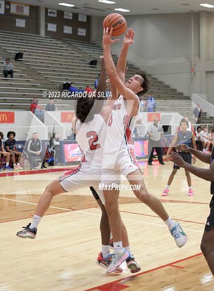 Thumbnail 3 in Sterling vs Tomball (McDonald's Texas Invitational) photogallery.