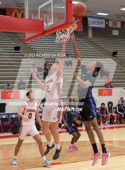 Thumbnail 1 in Sterling vs Tomball (McDonald's Texas Invitational) photogallery.