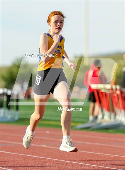 Thumbnail 1 in Fernley Invitational (400M) photogallery.