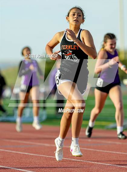 Thumbnail 1 in Fernley Invitational (400M) photogallery.