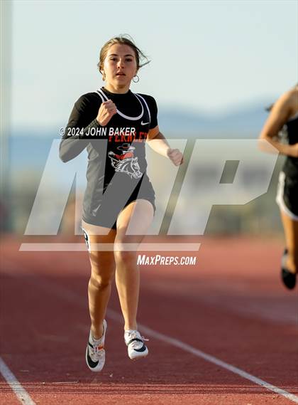 Thumbnail 1 in Fernley Invitational (400M) photogallery.