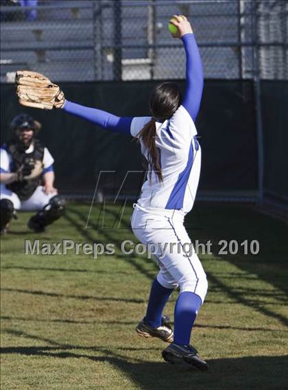Thumbnail 3 in Summit vs. Midlothian (Mansfield Varsity Softball Tournament) photogallery.