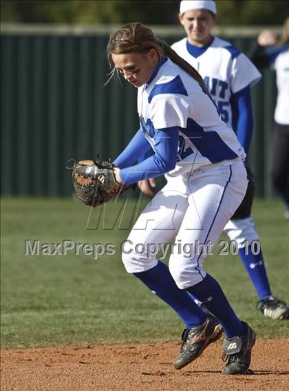 Thumbnail 2 in Summit vs. Midlothian (Mansfield Varsity Softball Tournament) photogallery.