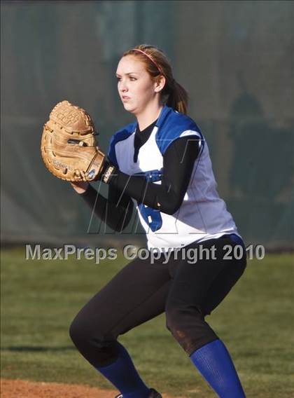 Thumbnail 3 in Summit vs. Midlothian (Mansfield Varsity Softball Tournament) photogallery.
