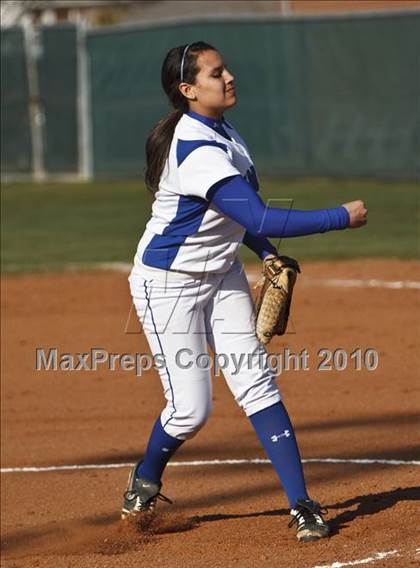 Thumbnail 1 in Summit vs. Midlothian (Mansfield Varsity Softball Tournament) photogallery.