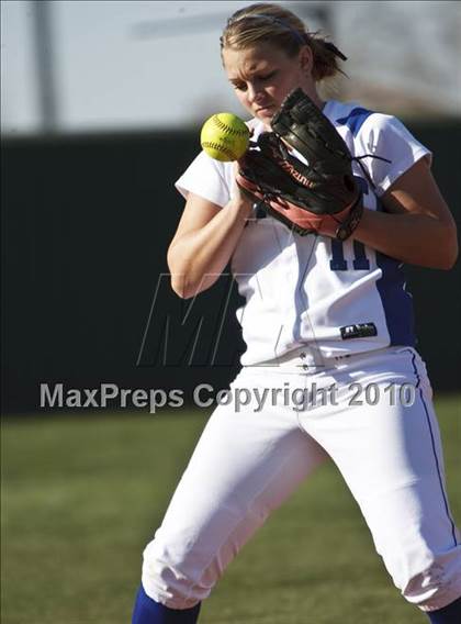 Thumbnail 3 in Summit vs. Midlothian (Mansfield Varsity Softball Tournament) photogallery.