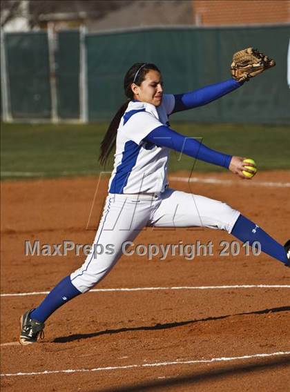 Thumbnail 2 in Summit vs. Midlothian (Mansfield Varsity Softball Tournament) photogallery.