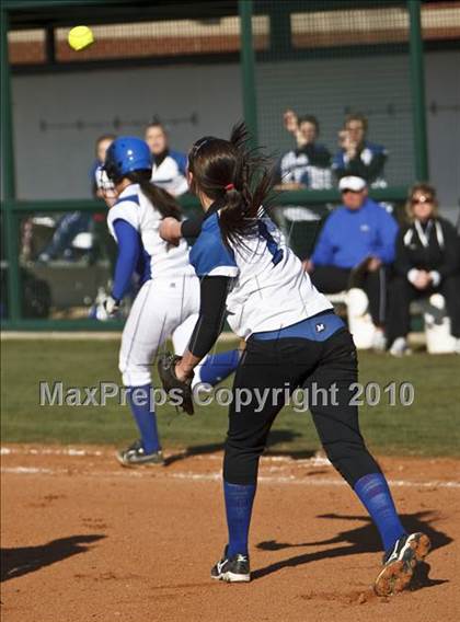 Thumbnail 3 in Summit vs. Midlothian (Mansfield Varsity Softball Tournament) photogallery.