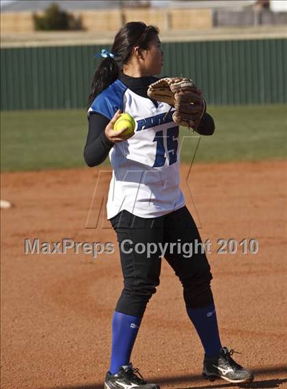 Thumbnail 3 in Summit vs. Midlothian (Mansfield Varsity Softball Tournament) photogallery.