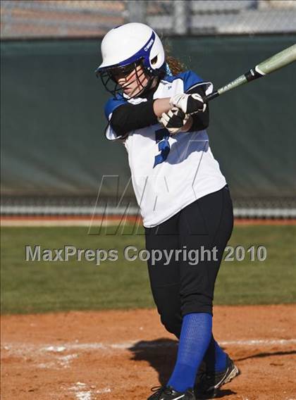 Thumbnail 3 in Summit vs. Midlothian (Mansfield Varsity Softball Tournament) photogallery.