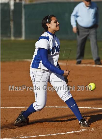 Thumbnail 2 in Summit vs. Midlothian (Mansfield Varsity Softball Tournament) photogallery.