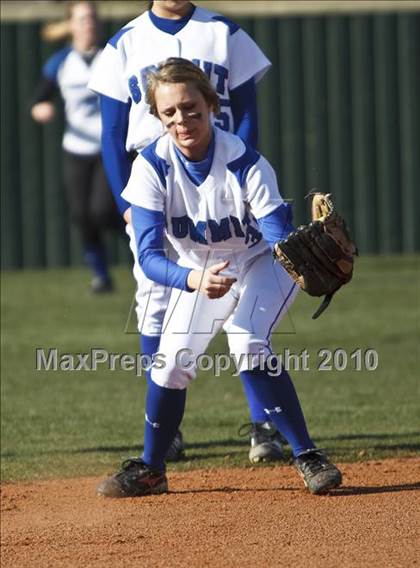 Thumbnail 3 in Summit vs. Midlothian (Mansfield Varsity Softball Tournament) photogallery.