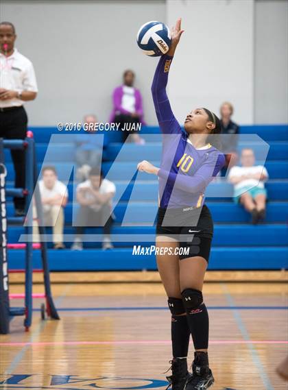 Thumbnail 2 in Thibodaux @ Ursuline Academy photogallery.