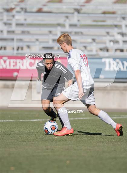 Thumbnail 2 in Kent Denver vs. Jefferson Academy (CHSAA 3A Final) photogallery.