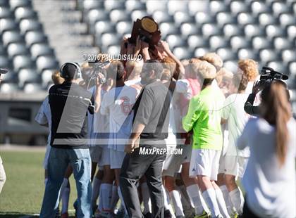 Thumbnail 3 in Kent Denver vs. Jefferson Academy (CHSAA 3A Final) photogallery.