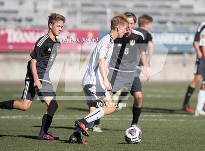 Thumbnail 2 in Kent Denver vs. Jefferson Academy (CHSAA 3A Final) photogallery.
