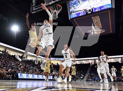 Thumbnail 2 in Bishop Montgomery @ Sierra Canyon (CIF SS Open DIV Semi Final) photogallery.