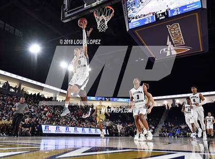 Thumbnail 2 in Bishop Montgomery @ Sierra Canyon (CIF SS Open DIV Semi Final) photogallery.