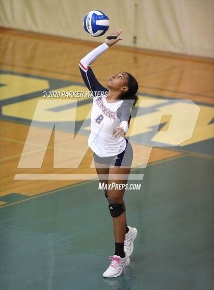 Thumbnail 1 in Riverside Academy @ Metairie Park Country Day (LHSAA Playoffs) photogallery.