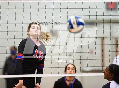 Thumbnail 3 in Riverside Academy @ Metairie Park Country Day (LHSAA Playoffs) photogallery.