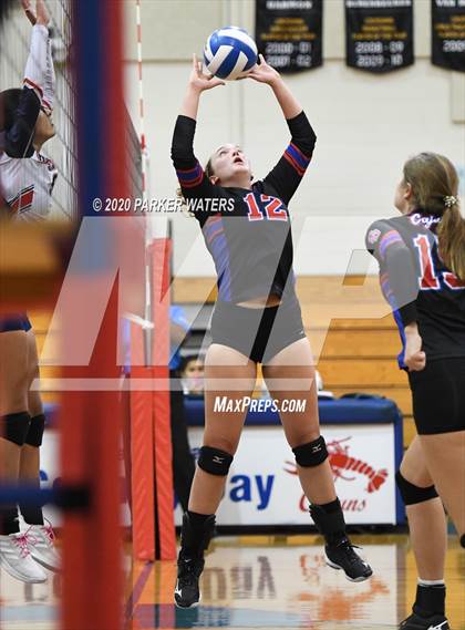 Thumbnail 2 in Riverside Academy @ Metairie Park Country Day (LHSAA Playoffs) photogallery.