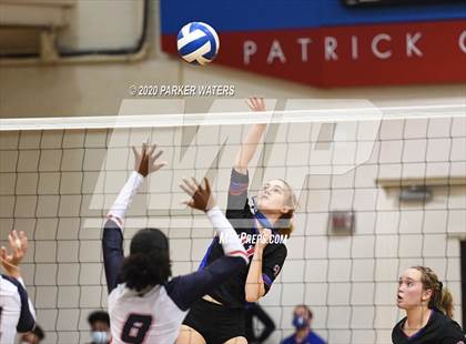 Thumbnail 2 in Riverside Academy @ Metairie Park Country Day (LHSAA Playoffs) photogallery.