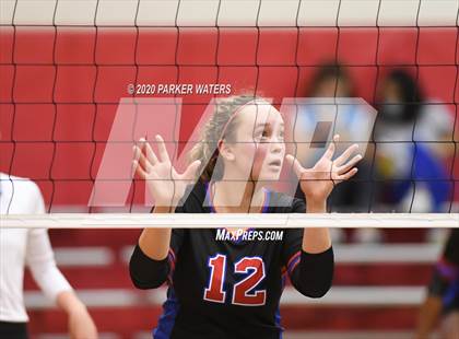 Thumbnail 1 in Riverside Academy @ Metairie Park Country Day (LHSAA Playoffs) photogallery.