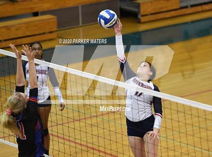 Thumbnail 3 in Riverside Academy @ Metairie Park Country Day (LHSAA Playoffs) photogallery.
