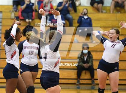 Thumbnail 3 in Riverside Academy @ Metairie Park Country Day (LHSAA Playoffs) photogallery.