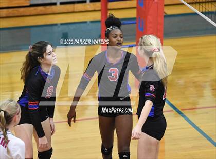 Thumbnail 3 in Riverside Academy @ Metairie Park Country Day (LHSAA Playoffs) photogallery.