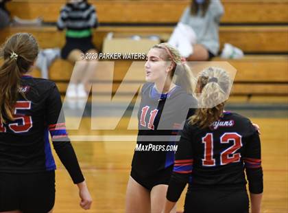 Thumbnail 3 in Riverside Academy @ Metairie Park Country Day (LHSAA Playoffs) photogallery.