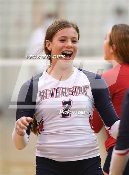 Thumbnail 1 in Riverside Academy @ Metairie Park Country Day (LHSAA Playoffs) photogallery.