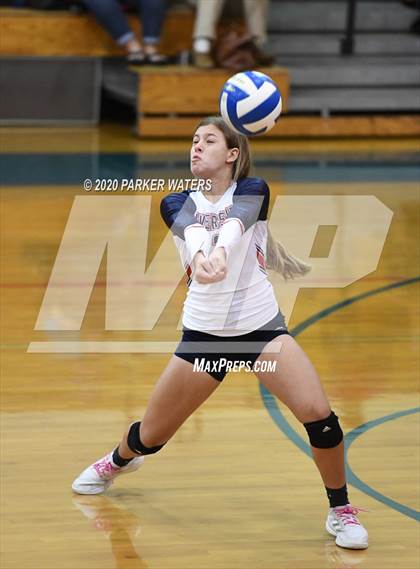 Thumbnail 2 in Riverside Academy @ Metairie Park Country Day (LHSAA Playoffs) photogallery.
