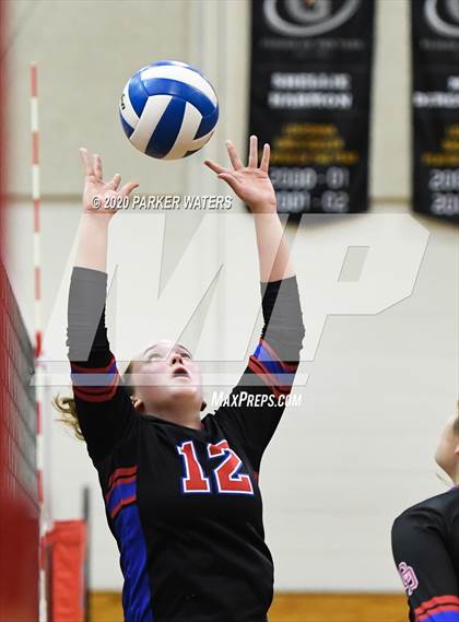 Thumbnail 3 in Riverside Academy @ Metairie Park Country Day (LHSAA Playoffs) photogallery.