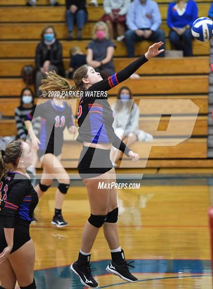Thumbnail 3 in Riverside Academy @ Metairie Park Country Day (LHSAA Playoffs) photogallery.