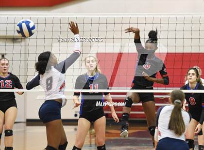 Thumbnail 3 in Riverside Academy @ Metairie Park Country Day (LHSAA Playoffs) photogallery.
