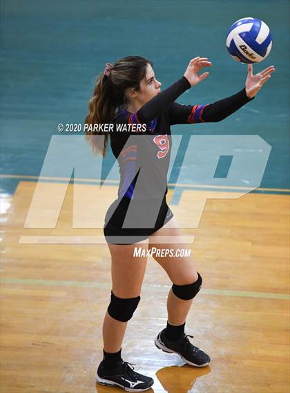 Thumbnail 3 in Riverside Academy @ Metairie Park Country Day (LHSAA Playoffs) photogallery.